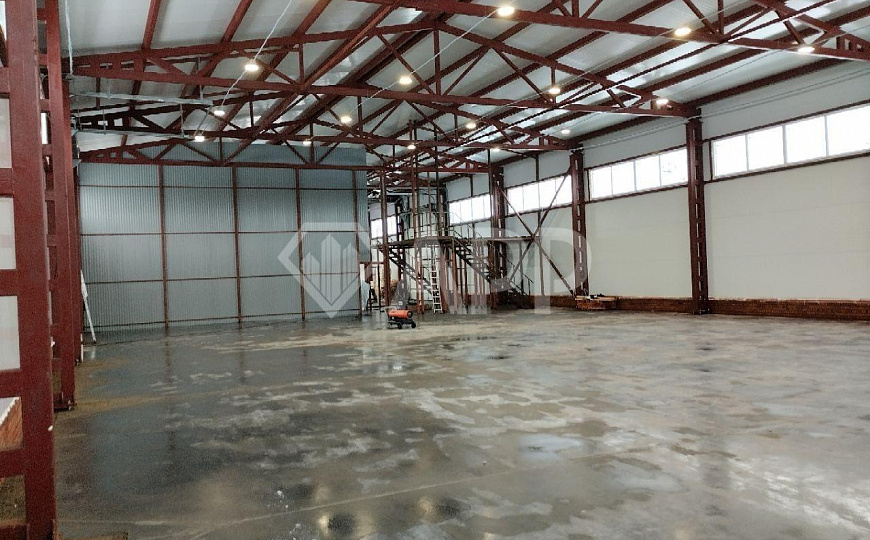 Продаю 1080 м² с земельным участком фото