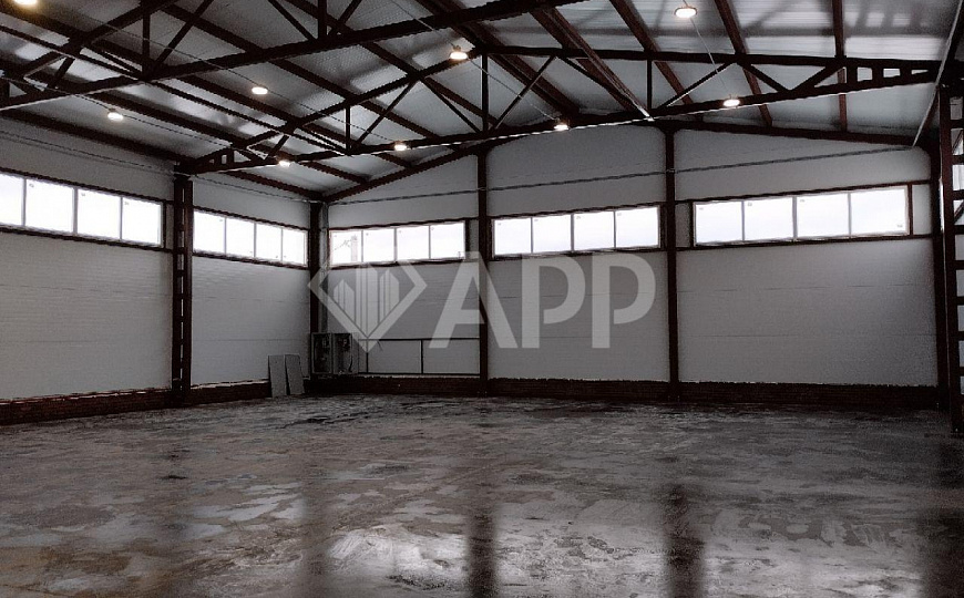 Продаю 1080 м² с земельным участком фото