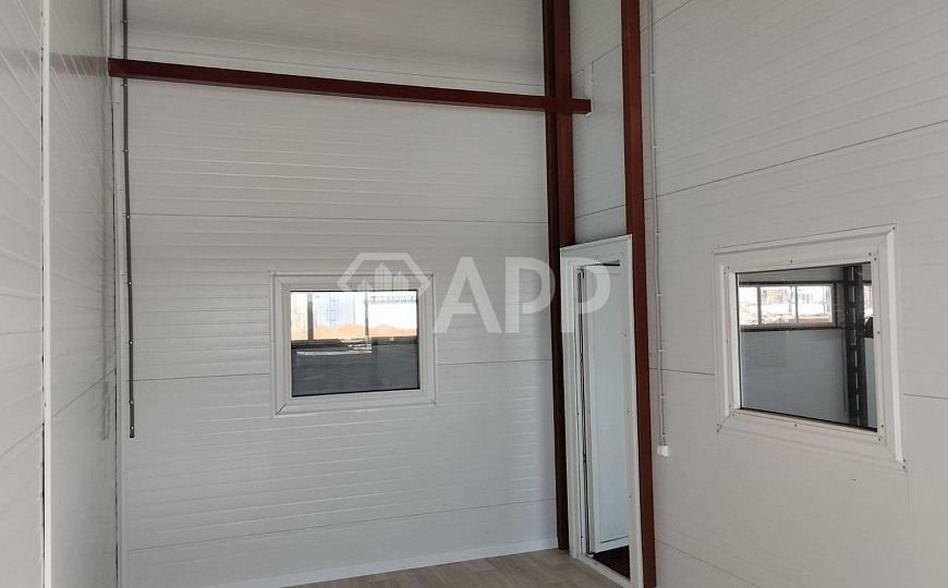 Продаю 1080 м² с земельным участком фото