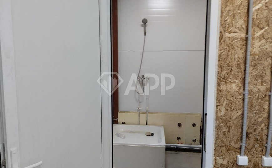 Продаю 1080 м² с земельным участком фото