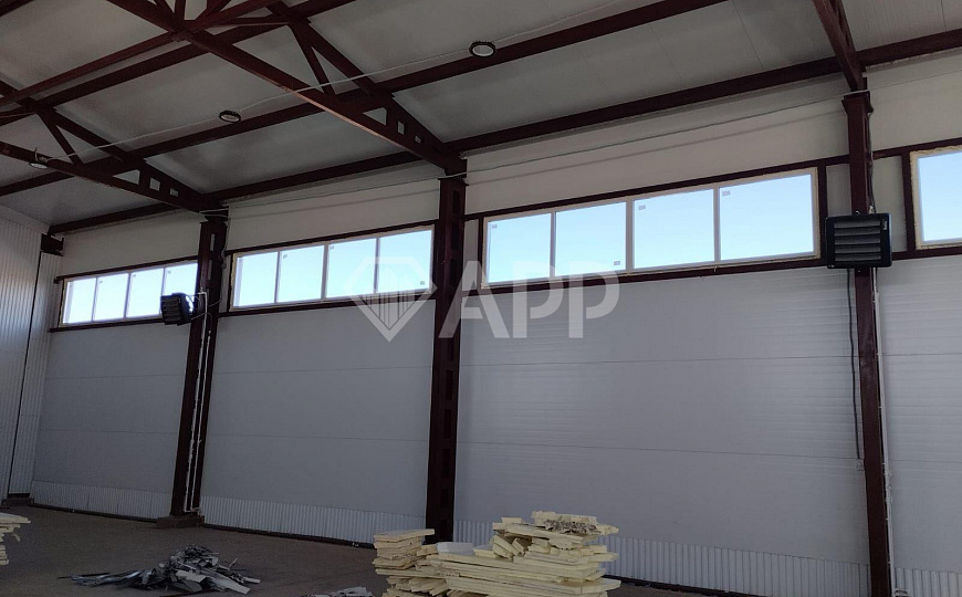 Продаю 1080 м² с земельным участком фото