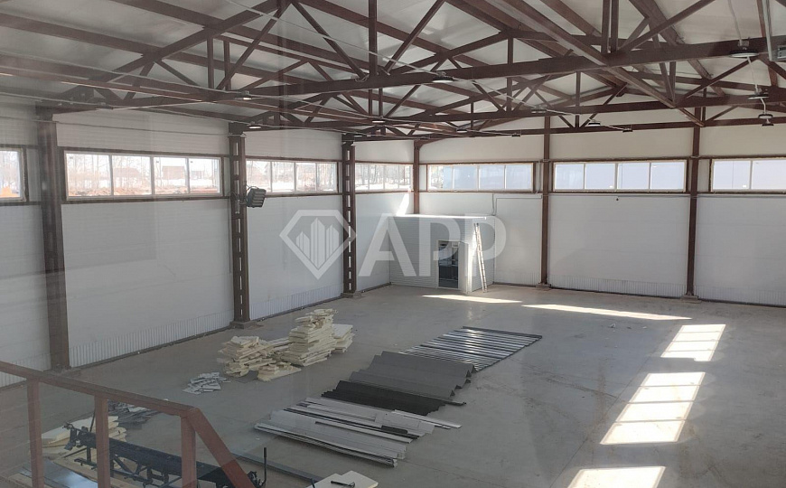 Продаю 1080 м² с земельным участком фото