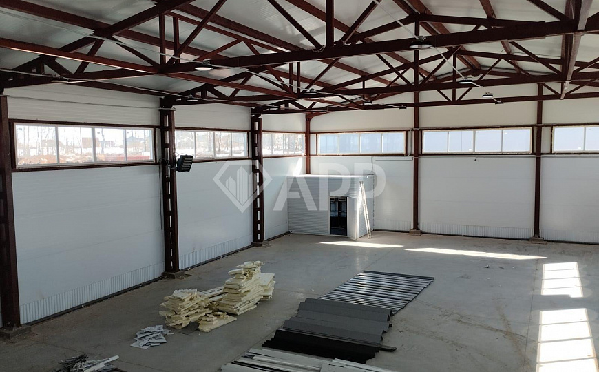 Продаю 1080 м² с земельным участком фото