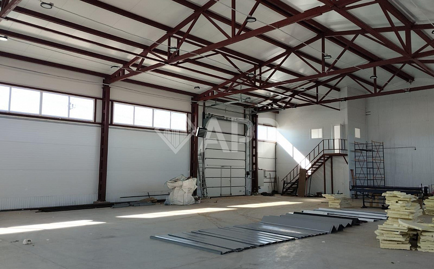 Продаю 1080 м² с земельным участком фото