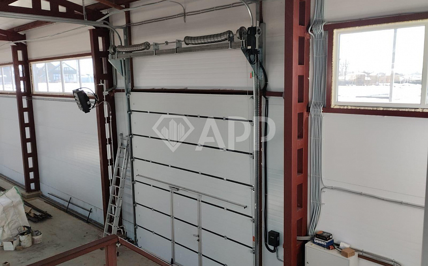 Продаю 1080 м² с земельным участком фото