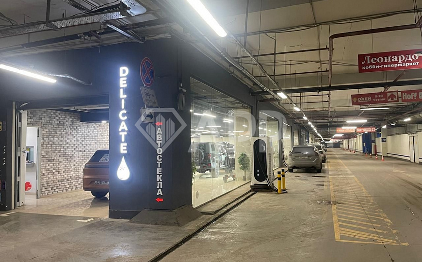 Сдаётся витринное помещение под авто, мото технику фото