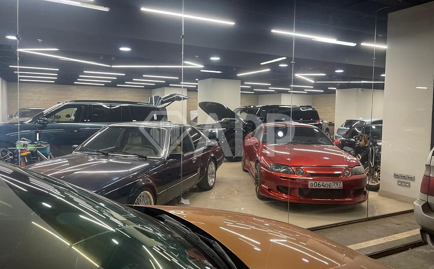 Сдаётся витринное помещение под авто, мото технику фото