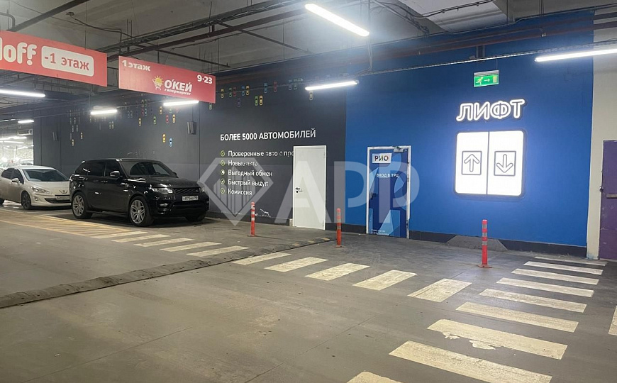 Сдаётся витринное помещение под авто, мото технику фото