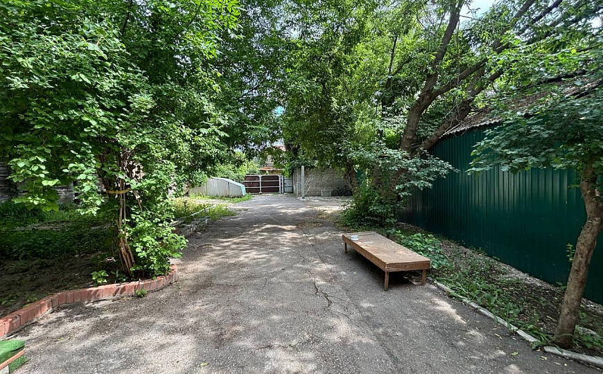 Здание 200 м с участком 6 сот в исторической части города  фото