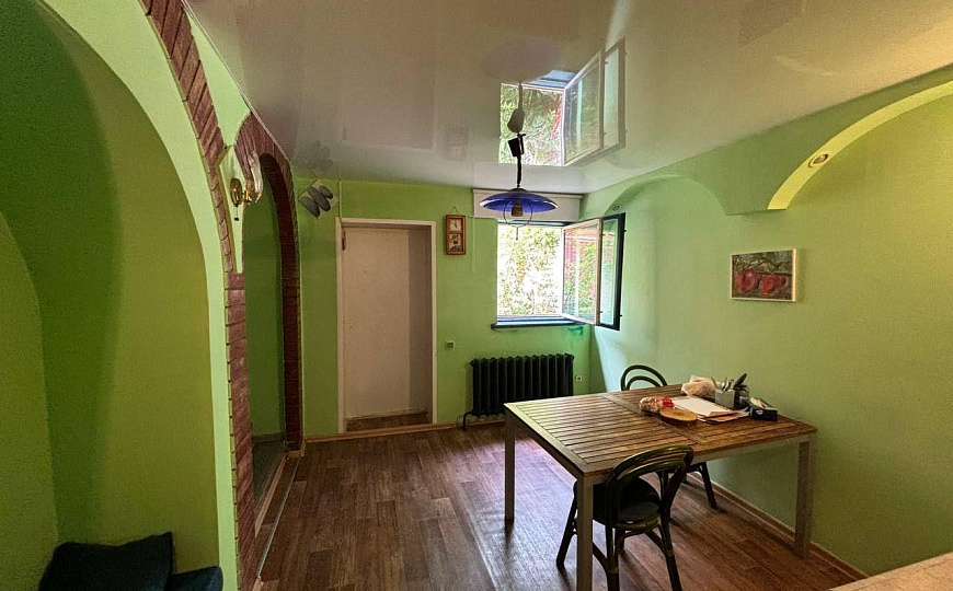 Здание 200 м с участком 6 сот в исторической части города  фото