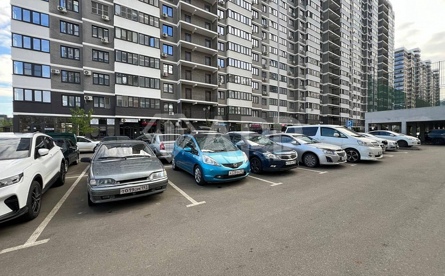 Продаю угловое помещение, 94,7 м², 1 этаж, 1 линия фото