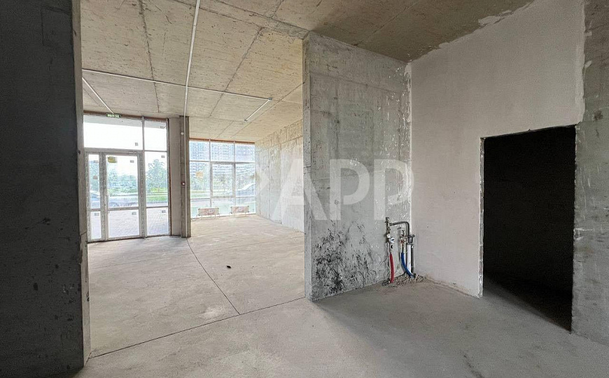 Продаю угловое помещение, 94,7 м², 1 этаж, 1 линия фото