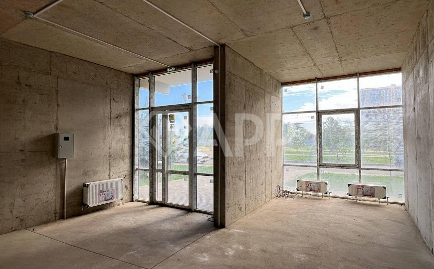 Продаю угловое помещение, 94,7 м², 1 этаж, 1 линия фото