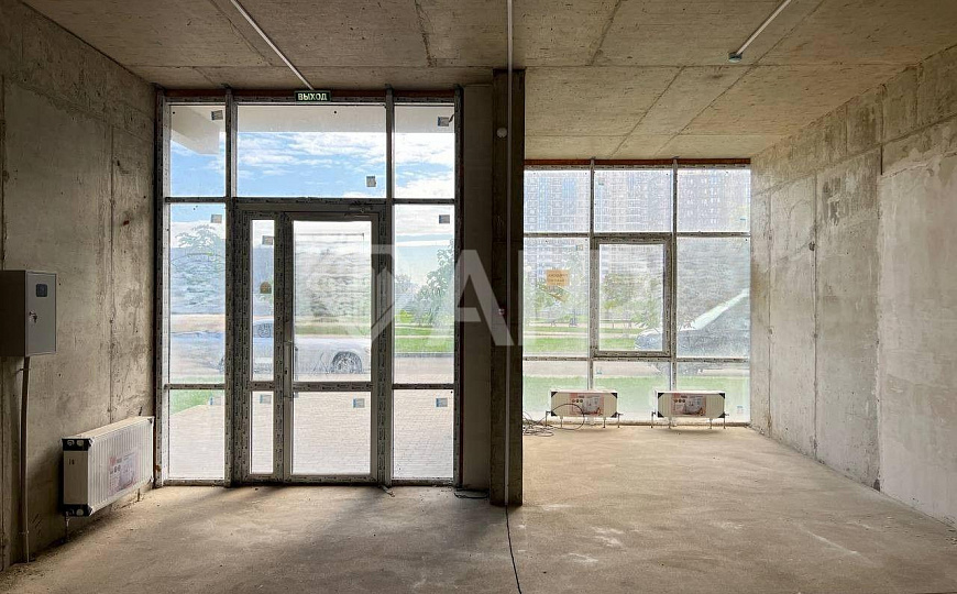 Продаю угловое помещение, 94,7 м², 1 этаж, 1 линия фото