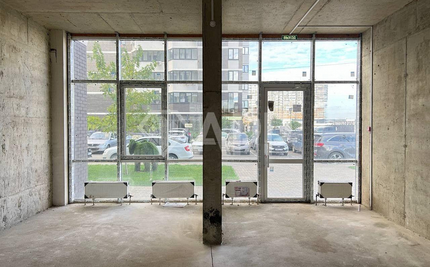 Продаю угловое помещение, 94,7 м², 1 этаж, 1 линия фото