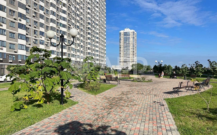 Продаю угловое помещение, 94,7 м², 1 этаж, 1 линия фото