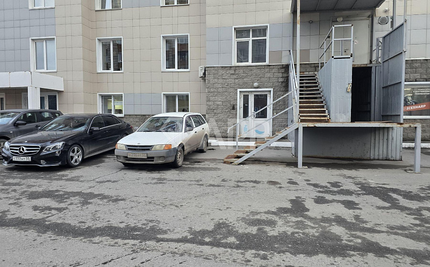 Помещение свободного назначения, 1 линия фото