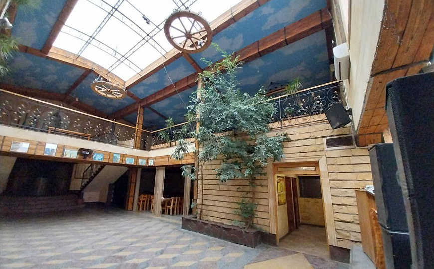 Загородный ресторан, 1 300 м²  фото