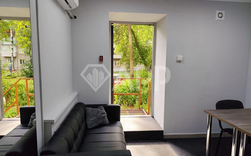 Помещение свободного назначения на 1 линии ул. Воровского 75м² фото