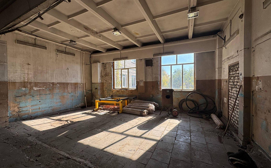 Грузовой автосервис 650 м2 фото