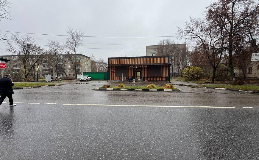 Здание с парковкой 200 м² фото