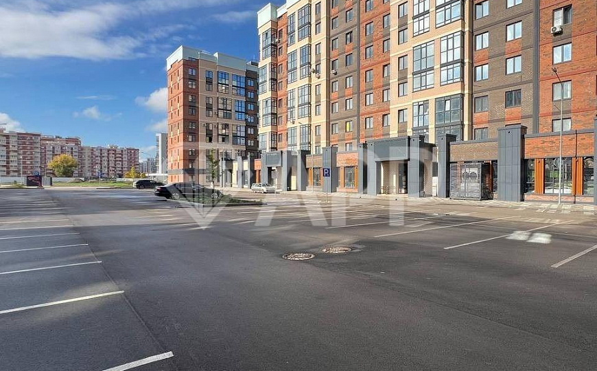 Продаю торговое помещение, 264,7 м² фото