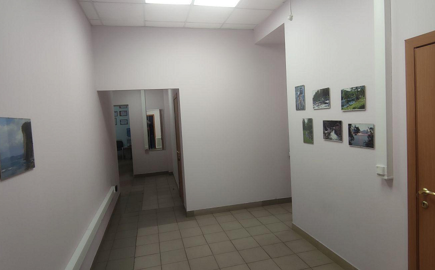 Помещение с отдельным входом на 1 линии фото