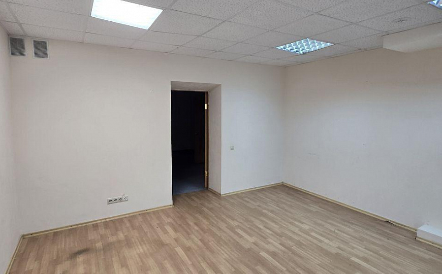 Продам офисное помещение фото