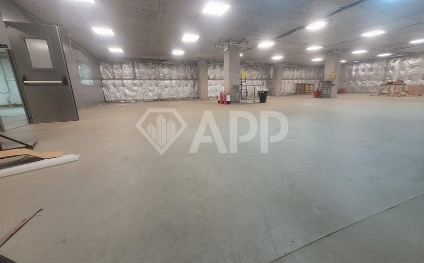 Идеальный тёплый склад 320 м² в отличной локации! Свободен! фото