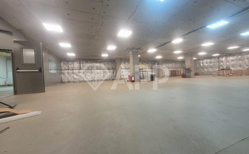 Идеальный тёплый склад 320 м² в отличной локации! Свободен! фото