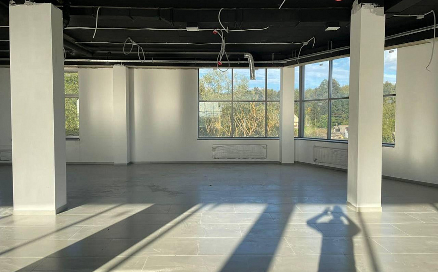 На втором этаже в ТЦ,547 кв.м фото