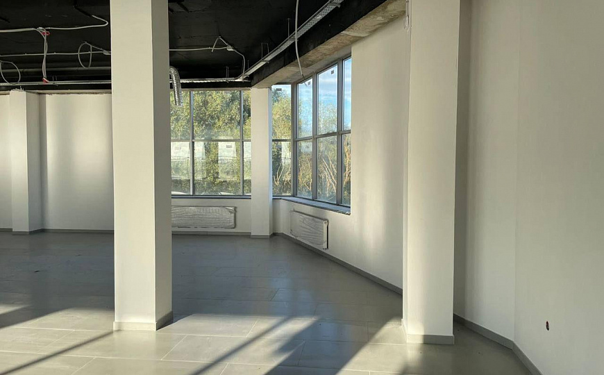 На втором этаже в ТЦ,547 кв.м фото