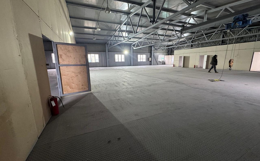  Теплый склад  2200м² фото