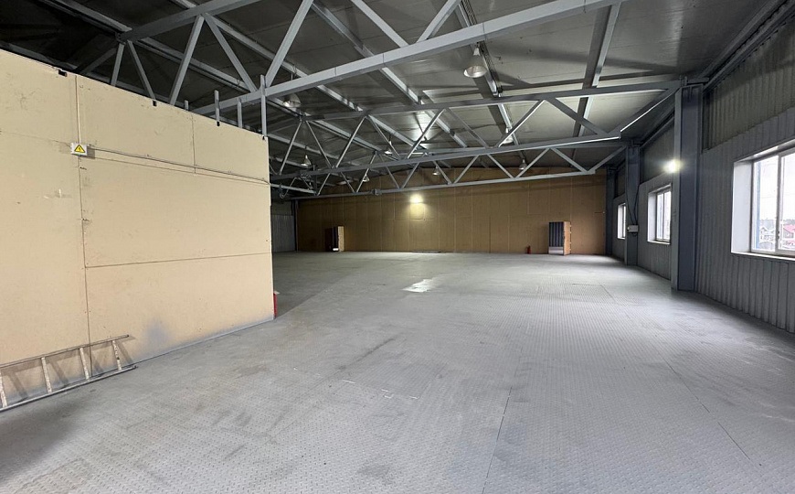  Теплый склад  2200м² фото
