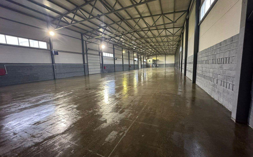 Теплый Склад  в аренду 1400м2 фото