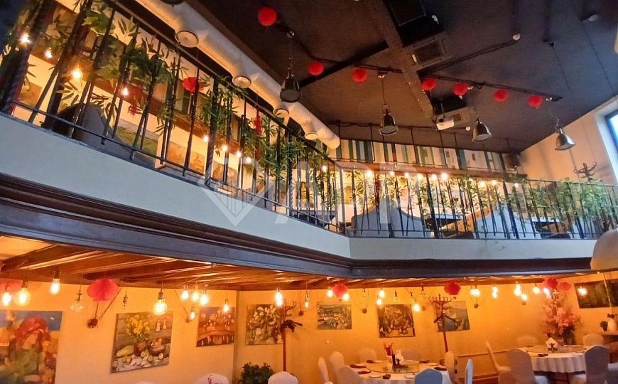 Отличное помещение ресторана фото