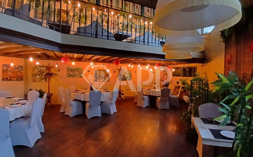 Отличное помещение ресторана фото