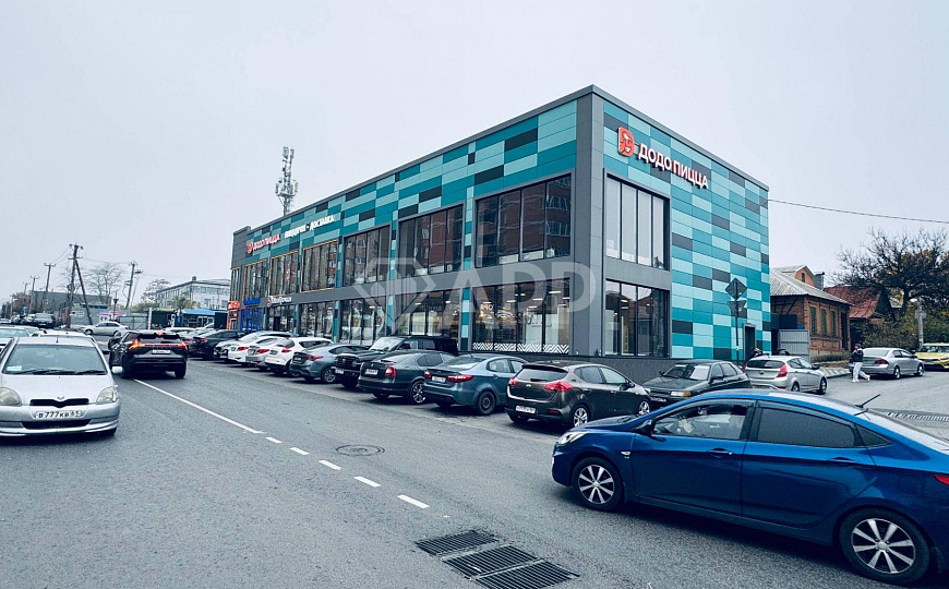 Соседи федеральные сети/трафик/панорама/выс потолки/несколько входов фото