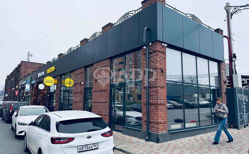 Соседи федеральные сети/трафик/панорама/выс потолки/несколько входов фото