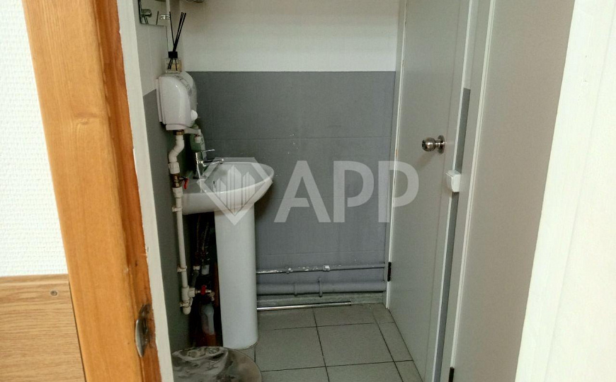 Продаю помещения свободного назначения фото