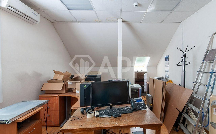 Продаю помещения свободного назначения фото