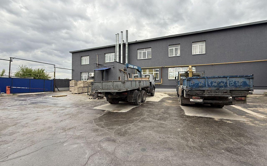 Имущественный комплекс 3550 м2 фото