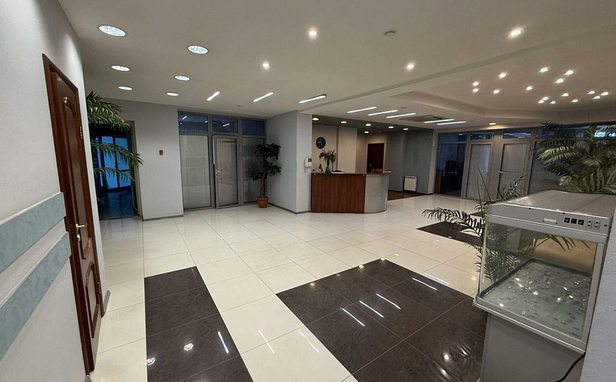 Имущественный комплекс 3550 м2 фото