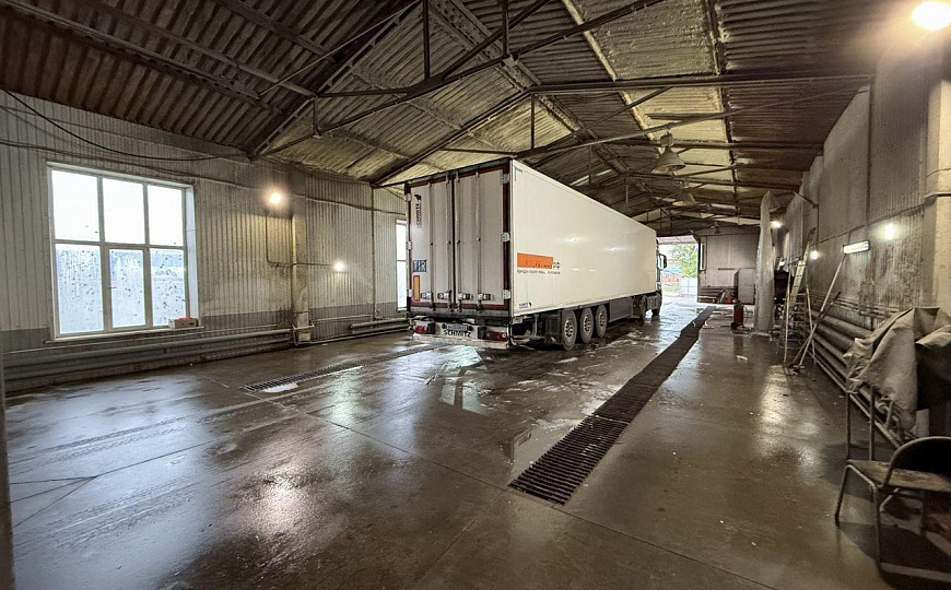 Имущественный комплекс 3550 м2 фото