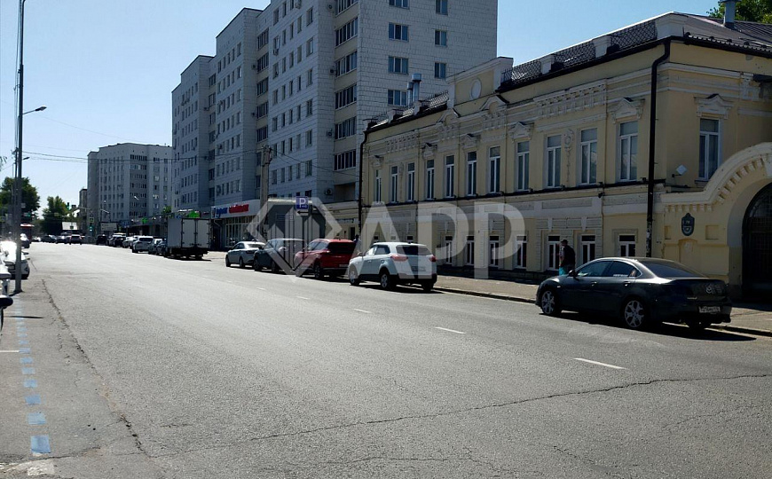 В центре под кафе, ресторан, бар, клуб фото