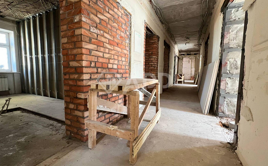 Здание 1040 м2/Земля 16.5 соток/Угловое на 2 проспекта фото