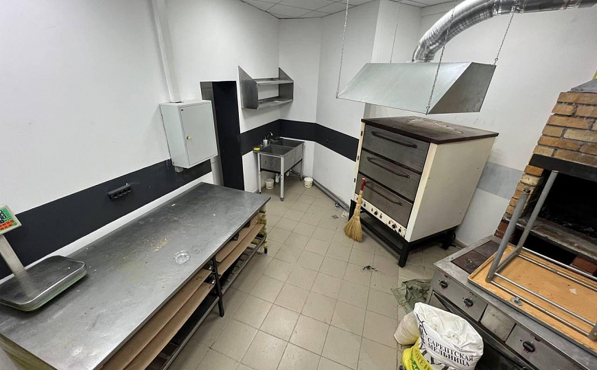 Кафе с вытяжкой и мангалом 105,9 м² фото