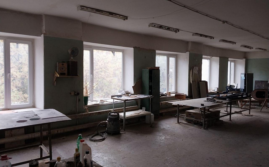 Здание, 3 этажа, с землей. 2876 кв.м фото