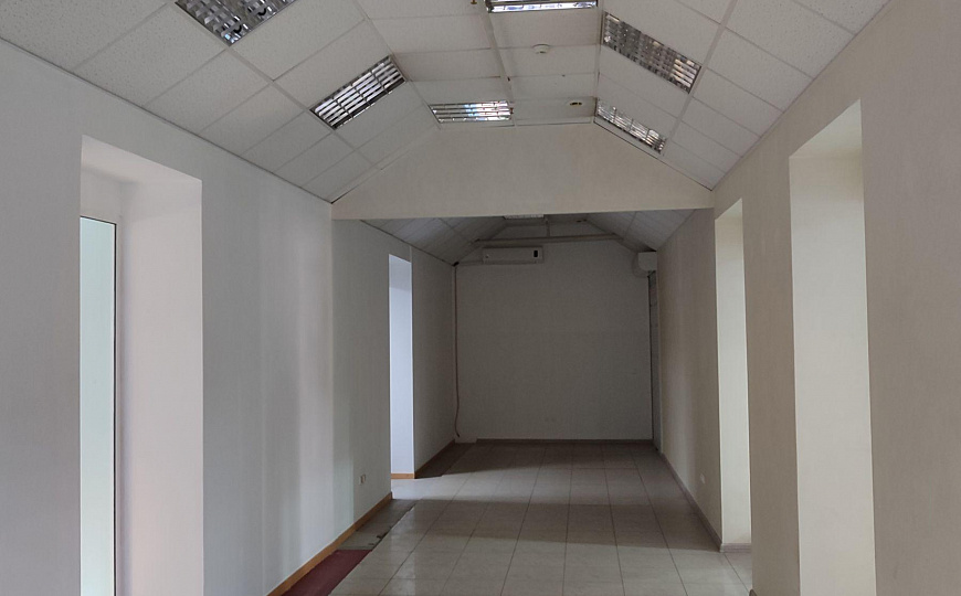 Сдам торговое помещение, 90 м² фото