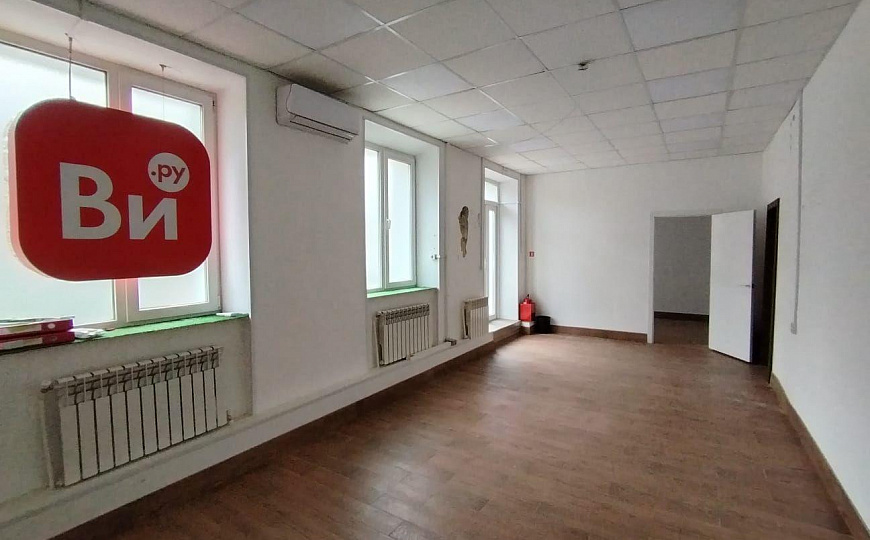 Помещение 36 м с отдельным входом. фото